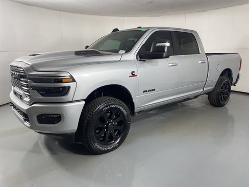 New 2026 RAM 2500 Laramie AWD/4WD image 4