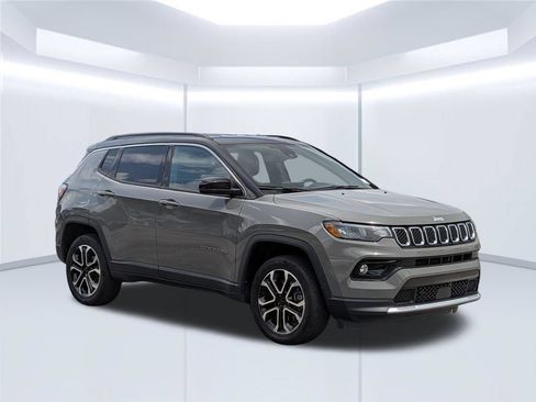 Used 2023 Jeep Compass Limited AWD/4WD image 8