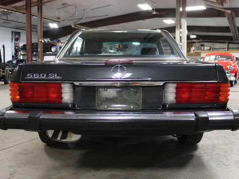 Used 1988 Mercedes-Benz 560 SL image 5