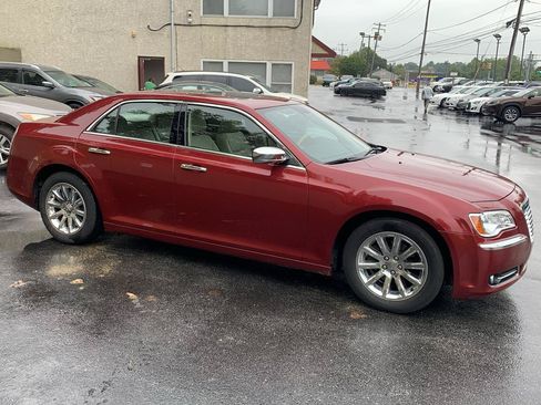 Used 2014 Chrysler 300 C RWD image 6