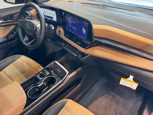 Certified 2025 Chevrolet Equinox ACTIV w/ Safety and Technology Package image 28