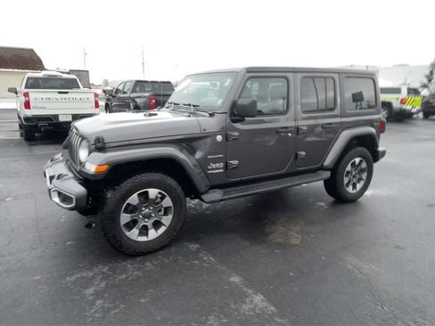 Used 2022 Jeep Wrangler Unlimited Sahara w/ Cold Weather Group image 4