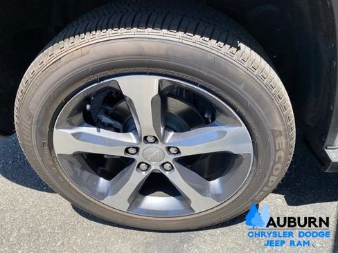 Used 2026 Jeep Grand Cherokee Limited AWD/4WD image 9