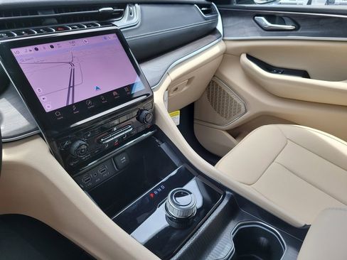 New 2025 Jeep Grand Cherokee Limited w/ Trailer Tow Package image 21