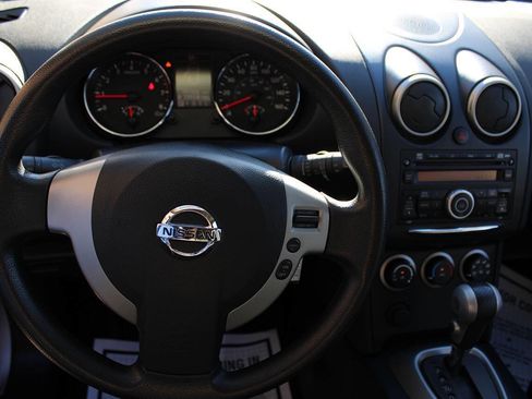 Used 2011 Nissan Rogue S image 19