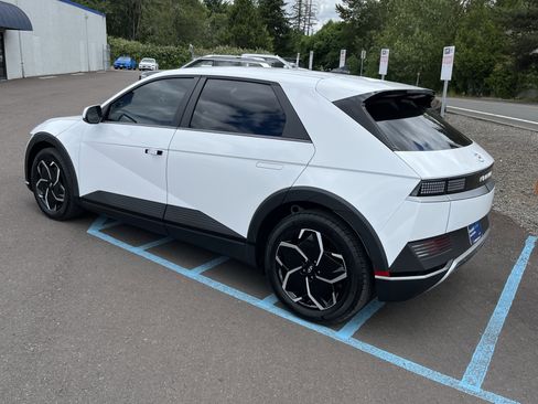 Certified 2024 Hyundai Ioniq 5 SEL RWD image 3