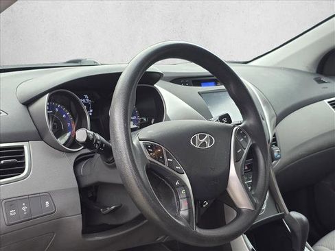 Used 2013 Hyundai Elantra GLS w/ Preferred Pkg FWD image 10