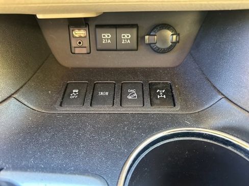 Used 2018 Toyota Highlander SE image 23