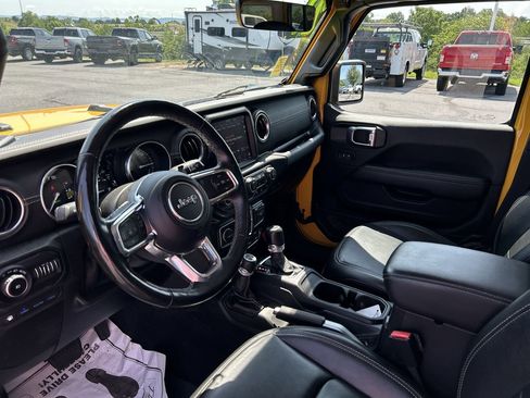 Used 2021 Jeep Wrangler Unlimited Sahara w/ Dual Top Group AWD/4WD image 24