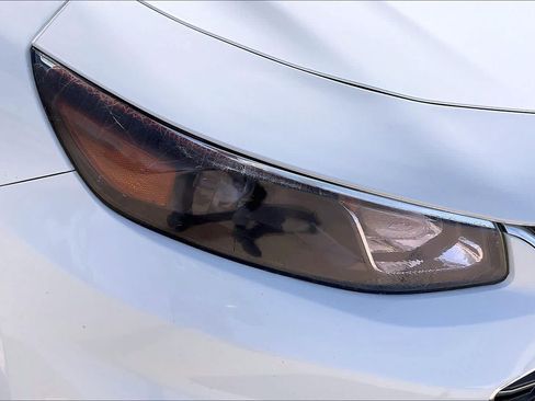 Used 2018 Chevrolet Malibu LT FWD image 28