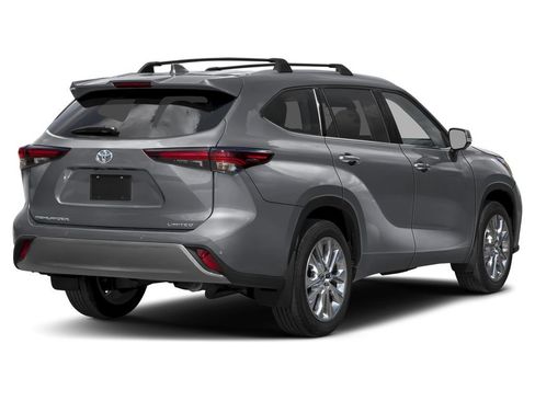 Used 2025 Toyota Highlander Limited FWD image 3