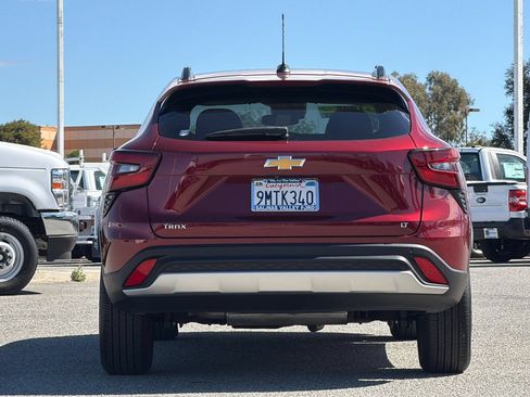 Used 2025 Chevrolet Trax LT w/ Driver Confidence Package FWD image 5