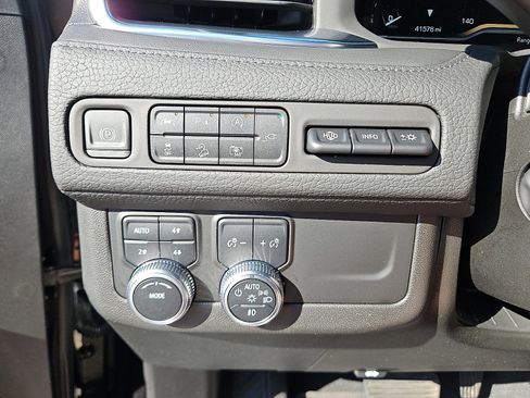 Used 2022 GMC Yukon Denali AWD/4WD image 11