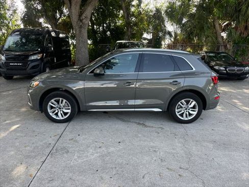 Used 2023 Audi Q5 2.0T Premium w/ Convenience Package AWD/4WD image 11