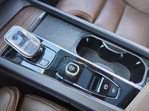 Used 2022 Volvo XC60 B6 Inscription w/ Advanced Package image 26