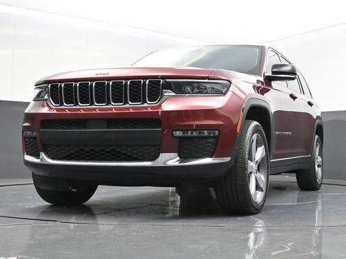 Used 2022 Jeep Grand Cherokee L Limited image 45
