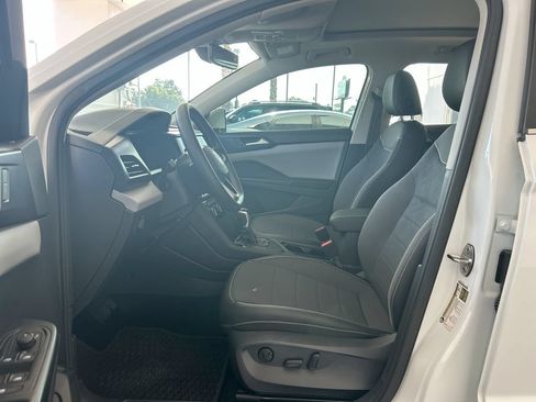 Certified 2023 Volkswagen Taos SE FWD image 10