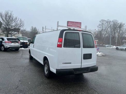 Used 2017 Chevrolet Express 3500 Extended RWD image 6