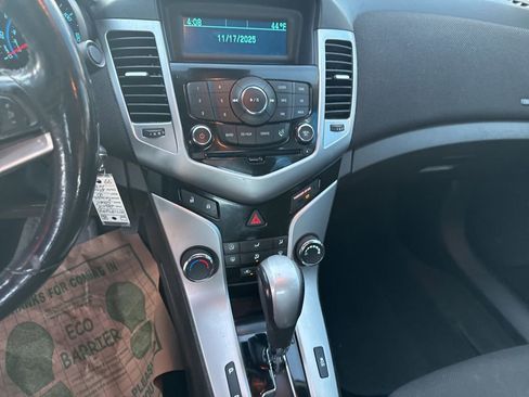 Used 2014 Chevrolet Cruze LT image 23