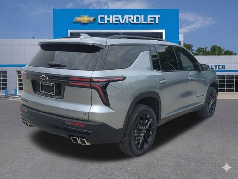 Used 2024 Chevrolet Traverse LT w/ Midnight/Sport Edition FWD image 6