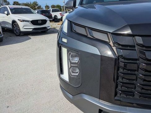Used 2023 Hyundai Palisade Limited FWD image 9