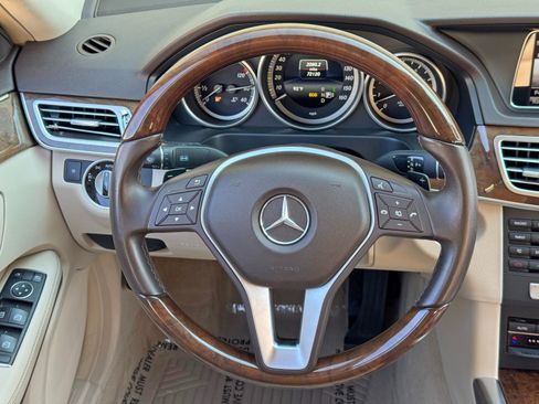 Used 2014 Mercedes-Benz E 350 4MATIC Sedan image 20
