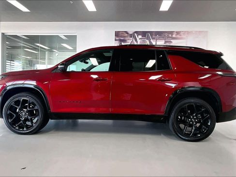 Used 2024 Chevrolet Traverse RS AWD/4WD image 3