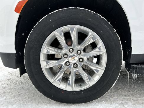 Used 2024 Chevrolet Suburban Premier image 28