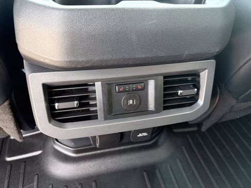 Certified 2024 Ford F250 Lariat w/ Lariat Ultimate Package AWD/4WD image 30