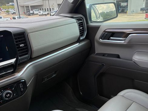 Used 2022 Chevrolet Silverado 1500 LT w/ Leather Package RWD image 19