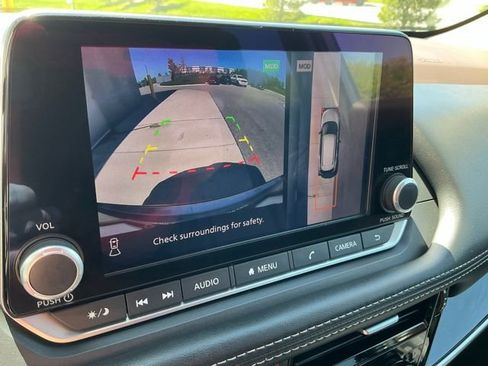 Used 2023 Nissan Rogue SL image 24