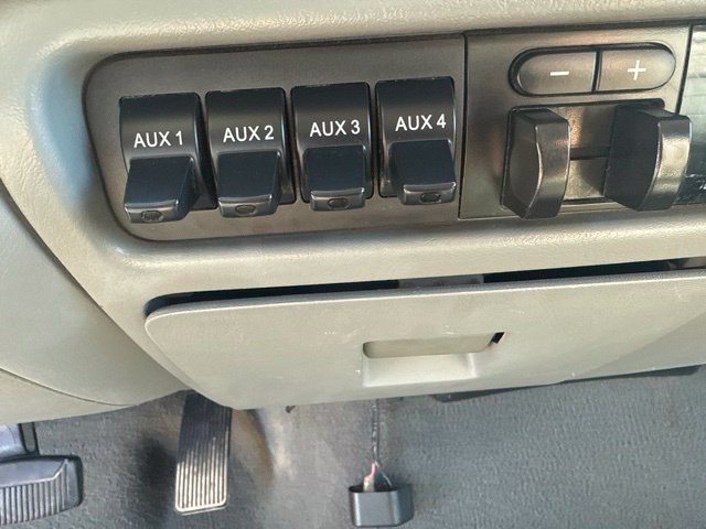 Used 2006 Ford F350 Lariat AWD/4WD image 9