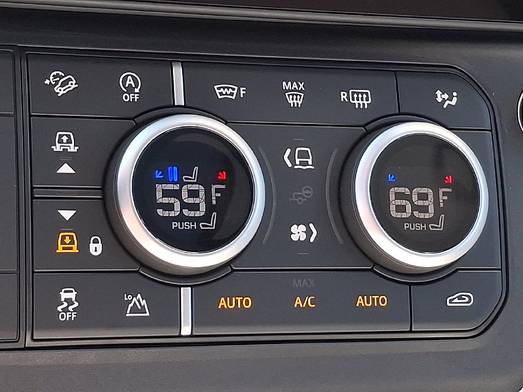New 2026 Land Rover Defender 110 X-Dynamic SE AWD/4WD image 14