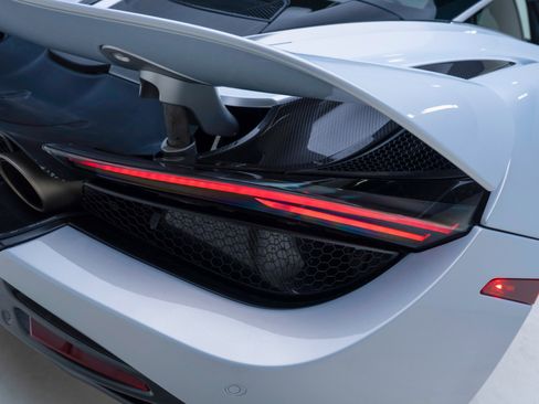 Used 2018 McLaren 720S Performance RWD image 42