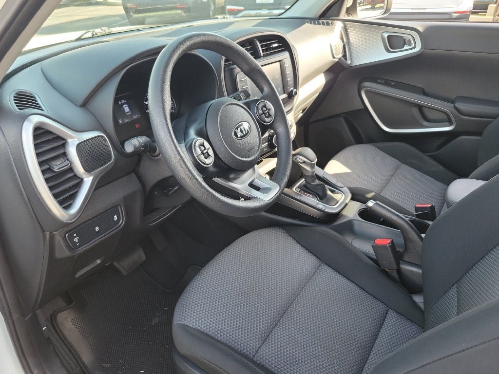 Used 2021 Kia Soul LX FWD image 16