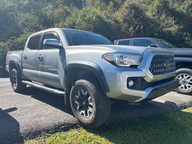 Used 2019 Toyota Tacoma TRD Off-Road w/ Exterior Package AWD/4WD image 2