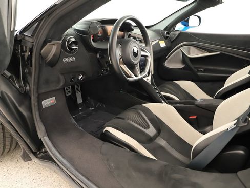 Used 2024 McLaren 750S Spider RWD image 14