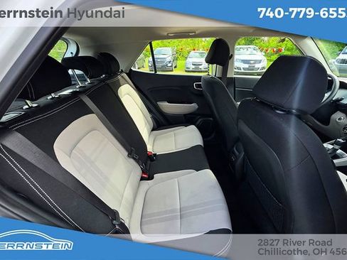 Used 2025 Hyundai Venue SEL FWD image 26