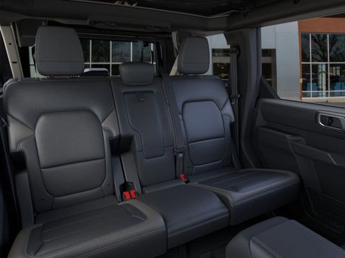 New 2025 Ford Bronco Outer Banks w/ Sasquatch Package image 11