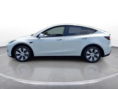 Used 2023 Tesla Model Y Long Range AWD/4WD image 5
