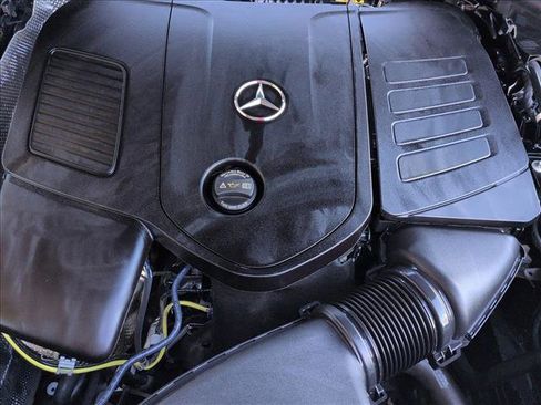 Used 2024 Mercedes-Benz GLC 300 4MATIC image 23