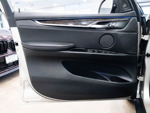 Used 2016 BMW X5 xDrive40e image 17