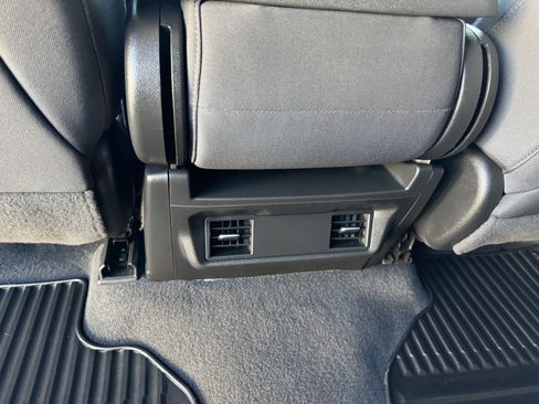 Used 2023 Chevrolet Silverado 1500 Custom image 16