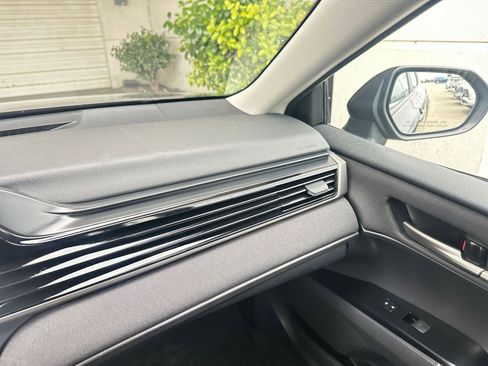 Used 2025 Toyota Camry LE image 35