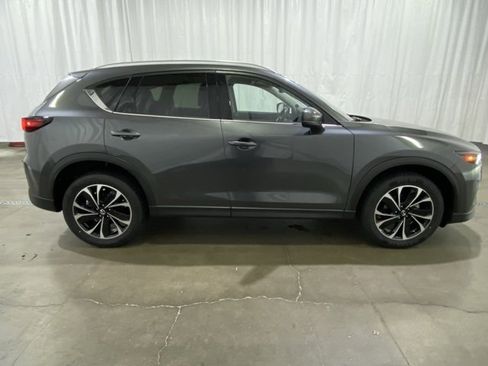 Used 2022 MAZDA CX-5 AWD 2.5 S w/ Premium Plus Pkg image 3