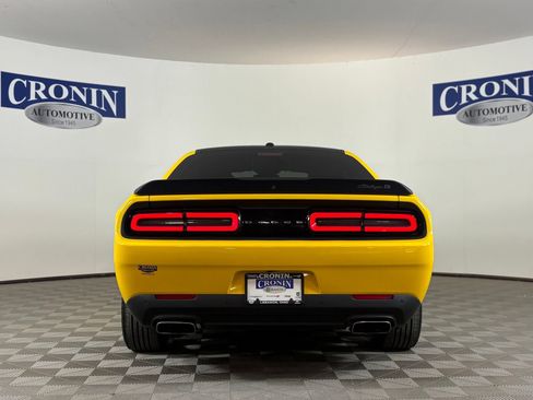 Used 2017 Dodge Challenger R/T w/ Quick Order Package 22P T/A RWD image 28