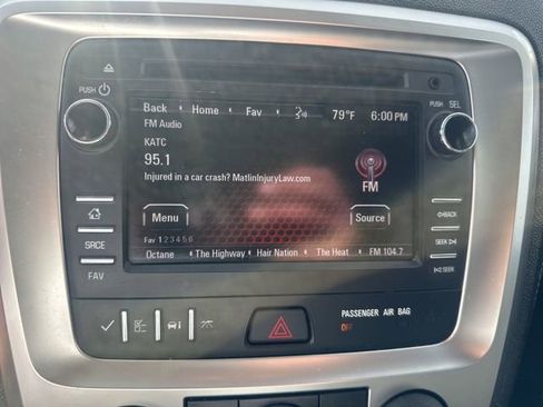 Used 2016 GMC Acadia SLE image 22