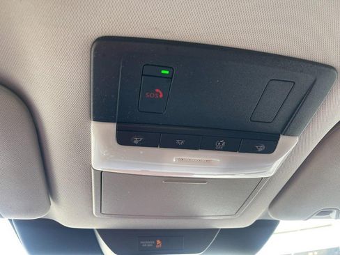 Used 2022 Nissan Pathfinder SV AWD/4WD image 35