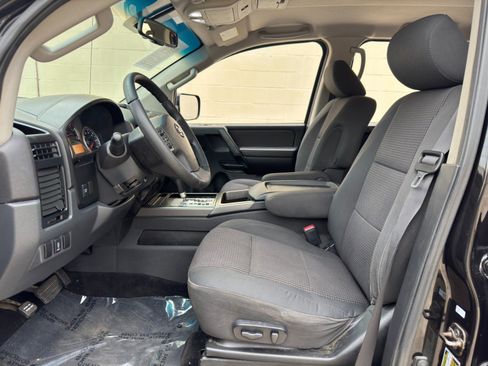 Used 2012 Nissan Titan SV w/ SV Value Truck Pkg AWD/4WD image 15