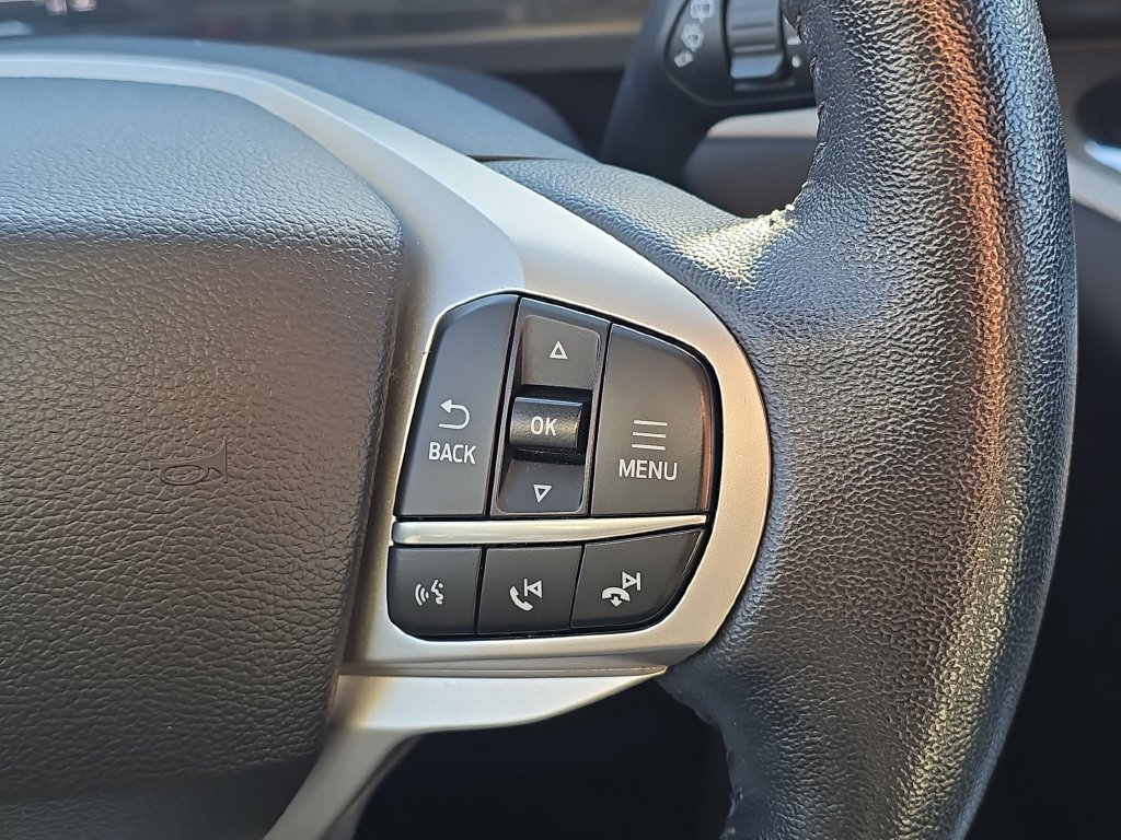 Used 2022 Ford Explorer XLT w/ Equipment Group 202A AWD/4WD image 14